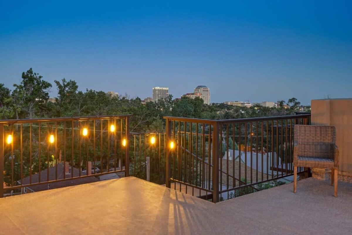 4Bd Home W Rooftop Patio Fire Pit & Mountain Views โคโลราโดสปริงส์ ภายนอก รูปภาพ